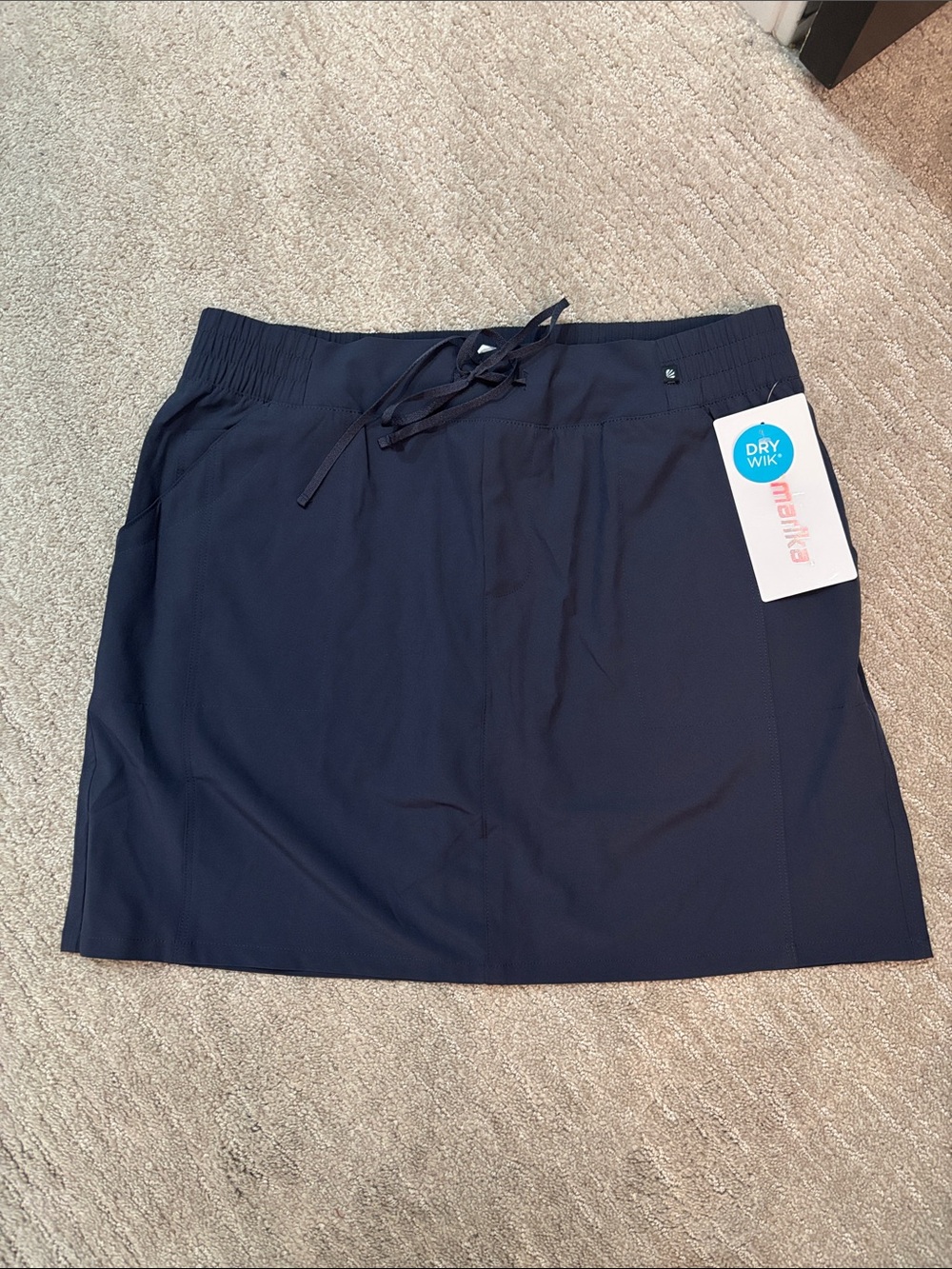 🏷 marika skort